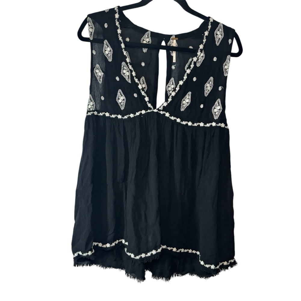 Free People Relaxed Boho Tank Black White Embroidered Top Keyhole Back M - Picture 3 of 8